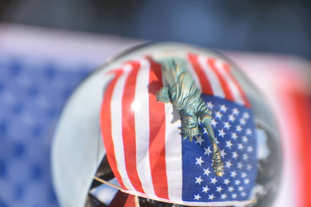 istock Crystal ball, Statue of Liberty 905539798