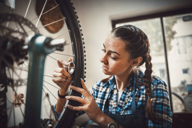 istock Female Bicycle Mechanic 905626520