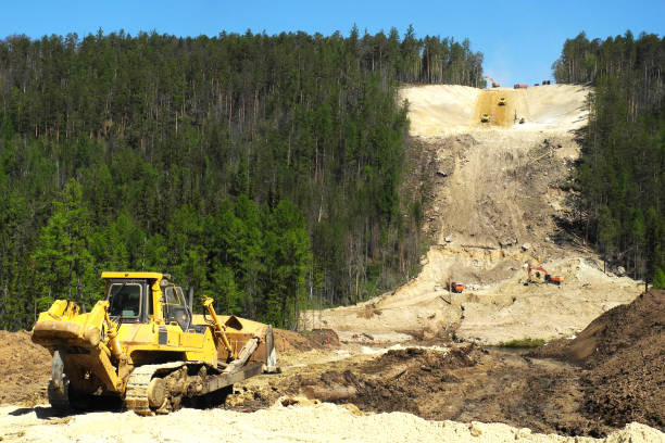 istock Construction site of oil pipeline 905671428
