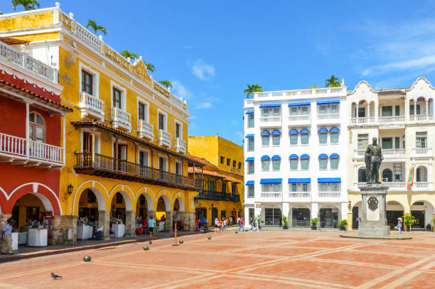 Colorful colonial architecture in Cartagena, Colombia Colorful colonial architecture in Cartagena, Colombia cartagena colombia stock pictures, royalty-free photos & images