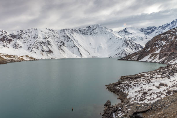 istock El Yeso Dam - Winter 905690012