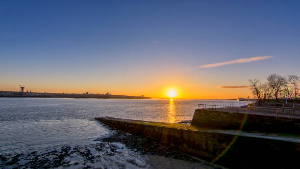 istock Liverpool Dawn - Sunrise over the Mersey 905692028