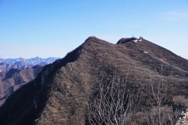 gran muralla china y montañas en jiankou - jiankou fotografías e imágenes de stock