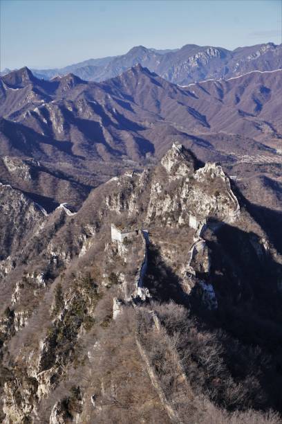 gran muralla china y montañas en jiankou - jiankou fotografías e imágenes de stock