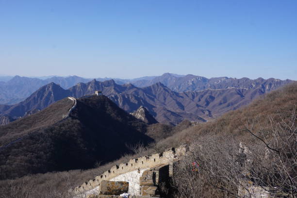 gran muralla china y montañas en jiankou - jiankou fotografías e imágenes de stock