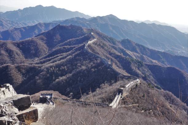 grande muraille de chine et des montagnes à jiankou - jiankou photos et images de collection