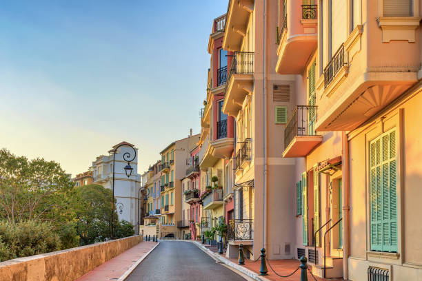 монако вилле красочные архитектуры здания восхода горизонта города, монте-карло, монако - monte carlo стоковые фото и изображения