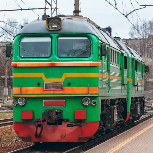 istock Green diesel locomotive 905798434