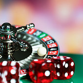 kontrastreiches-bild-des-casino-roulette-und-poker-chips-auf-bokeh-hintergrund.jpg?b=1&s=170x170&k=20&c=6pKKWOFQsV28BWoW_ED6fhIEAcc6tem-wl8tUpk0w2o=