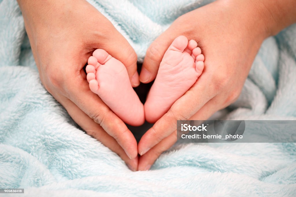 Foto des neugeborenen Babys Füße - Lizenzfrei Mutter Stock-Foto