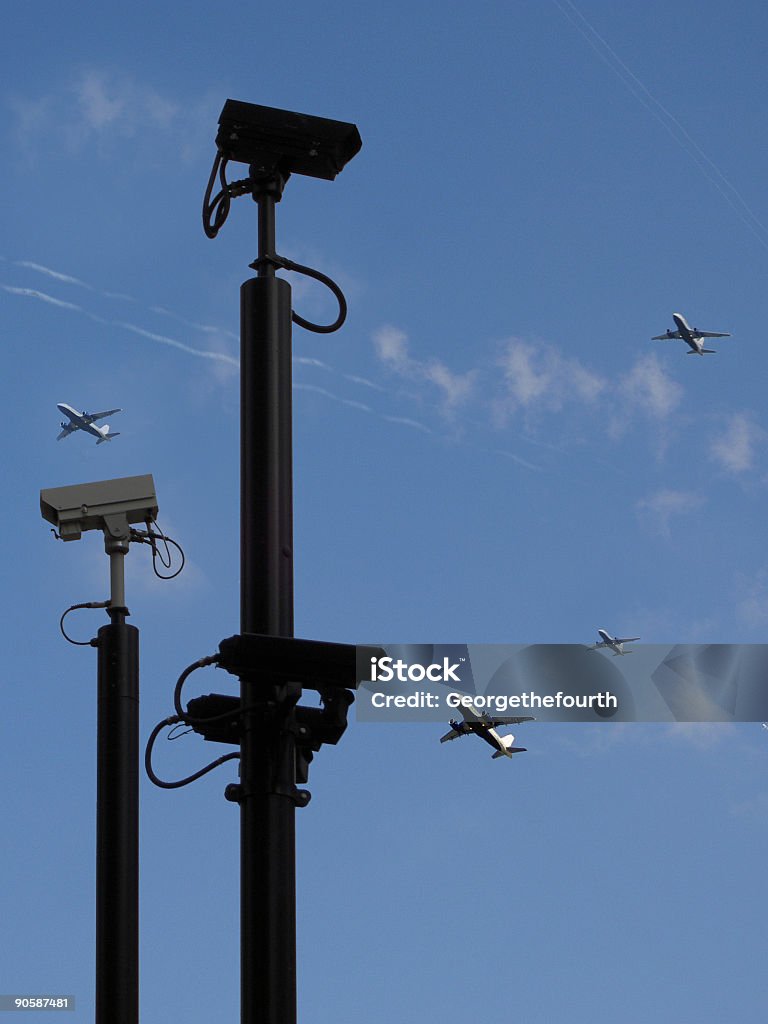 Aéroport de caméras de sécurité - Photo de Aéroport libre de droits