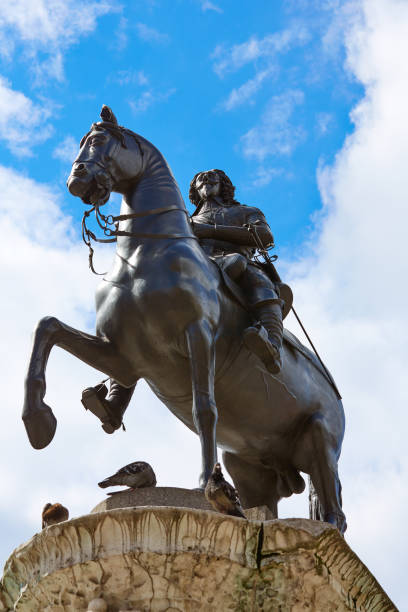 istock London Trafalgar Square King Charles I 905889658