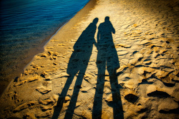 istock shadow of couple 905894604
