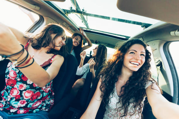 istock Cheerful young friends 905905082