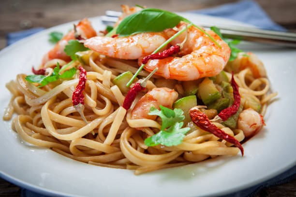 istock Thai noodles with shrimp 905908742