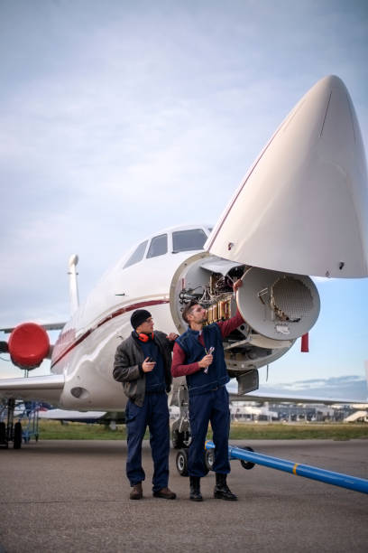 istock Aircraft mechanics 905917928