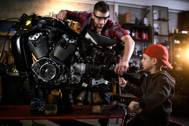 istock Motorcycle repair shop 905921878