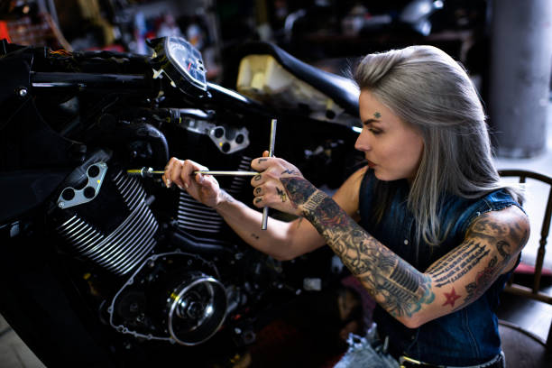 istock Motorcycle repair shop 905922132