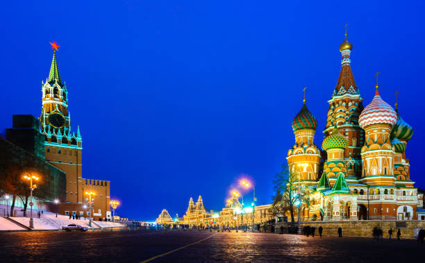 istock Moscow Red Square and Saint Basil s Cathedral night view 905922342