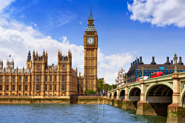 istock Big Ben London Clock tower in UK Thames 905933312