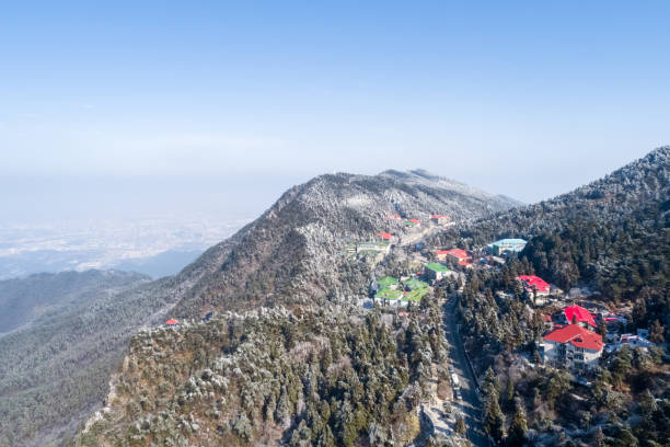 istock lushan mountain in winter 905974428