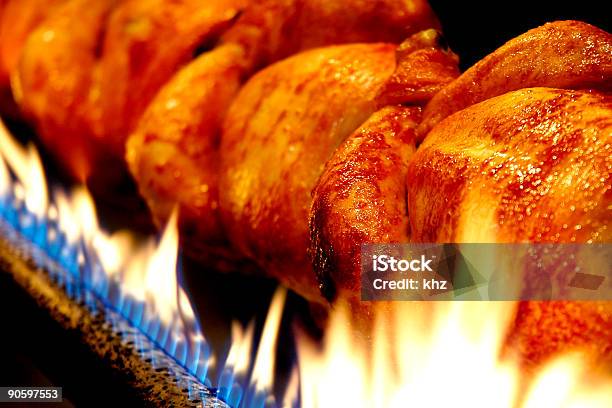 Hähnchen Vom Grill Stockfoto und mehr Bilder von Farbbild - Farbbild, Feuer, Fleisch