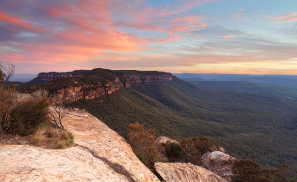 istock Sunset skies over Narrowneck Plateau Blue Mountains Australia 905977774