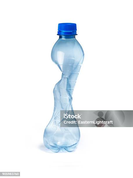 1 つのプラスチック ボトルのゴミ埋め立て地 - 瓶のストックフォトや画像を多数ご用意 - 瓶, プラスチック, 潰された
