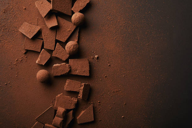 anordnung der verschiedenen arten von schokolade - kakao heißes getränk fotos stock-fotos und bilder