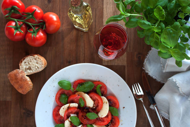 tomates et mozzarella - baguette vinegar balsamic vinegar glazed photos et images de collection