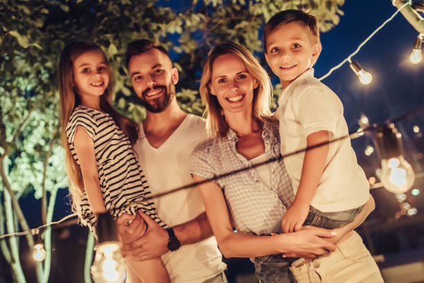 istock Family in park 906025912