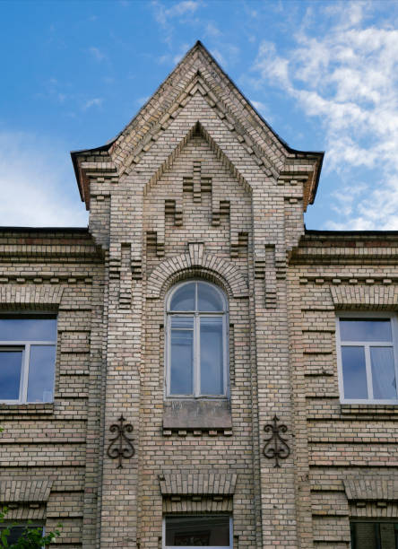 istock Old house in Vilnius 906030522