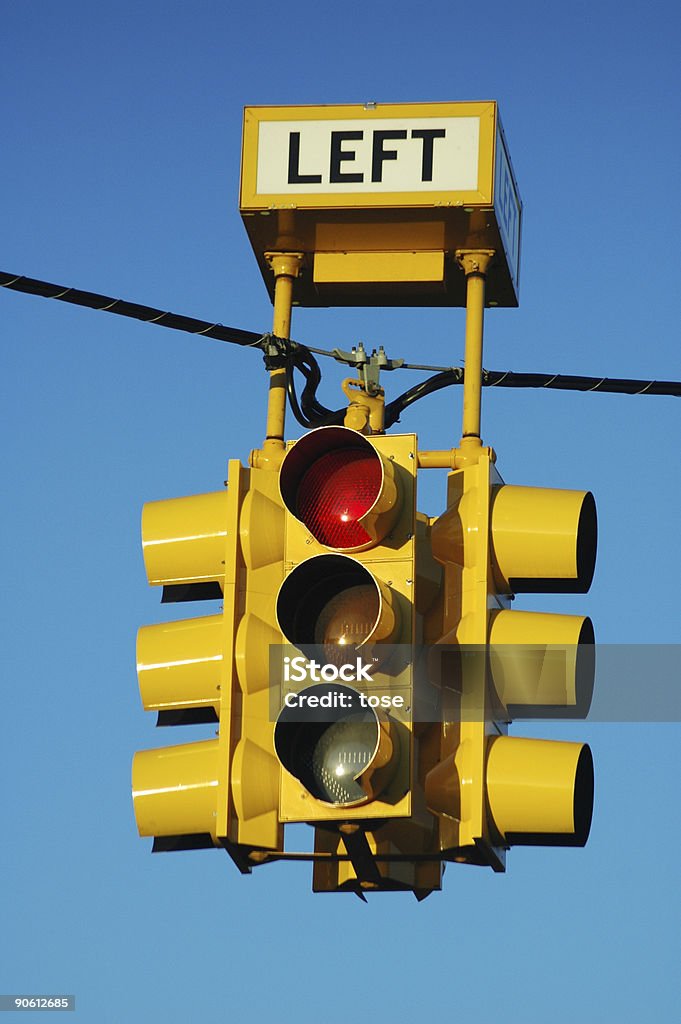 Semáforo amarillo brillante - Foto de stock de Amarillo - Color libre de derechos