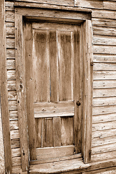 Porta de madeira velha-Sépia - foto de acervo