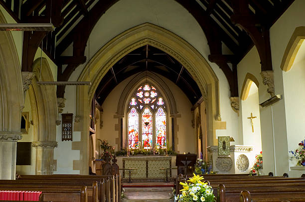 igreja interior do país - church stained glass hymnal glass imagens e fotografias de stock