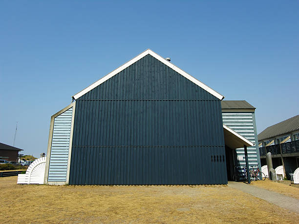 big schwarz gable - gable end stock-fotos und bilder