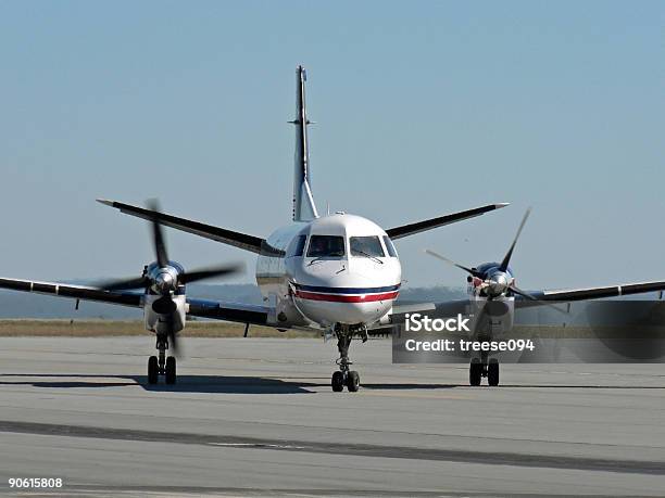 Pendlerflugzeug Stockfoto und mehr Bilder von Abheben - Aktivität - Abheben - Aktivität, Cockpit, Farbbild