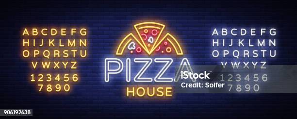 Logo Pizza Emblema Segno Al Neon Neon Style Cartello Al Neon Luminoso Con Promozione Gastronomica Italiana Pizzeria Merenda Caffetteria Bar Ristorante Consegna Pizza Illustrazione Vettoriale Modifica Del Testo Al Neon - Immagini vettoriali stock e altre immagini di Pizza