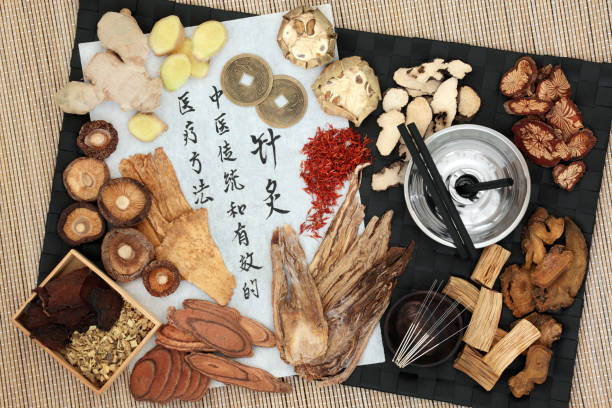 traditional chinese medicine - chinese medicine medicine ancient herbal medicine imagens e fotografias de stock