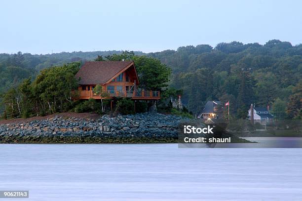 Photo libre de droit de Île De Chez banque d'images et plus d'images libres de droit de Lac - Lac, Maison de campagne, Maison forestière