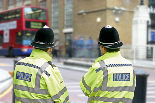 cops sur la musique - british transport police photos et images de collection