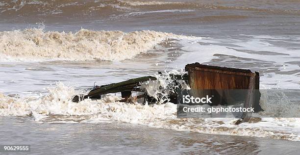 Wrack Der Boot Stockfoto und mehr Bilder von Bauholz - Bauholz, Brandung, Farbbild