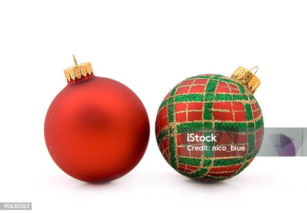 Par De Desejos Em Bolas Festivo - Fotografias de stock e mais imagens de Bola de Árvore de Natal - Bola de Árvore de Natal, Colorido, Cor Viva