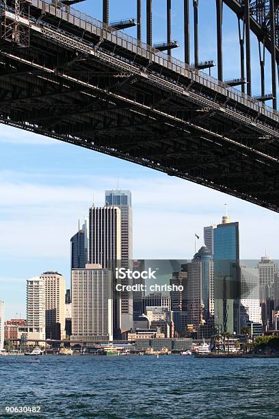 Ponte Do Porto De Sydney E Cidade Edifícios - Fotografias de stock e mais imagens de Alto - Descrição Física - Alto - Descrição Física, Ao Ar Livre, Arranha-céu