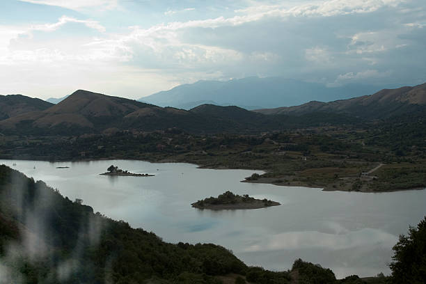 Misty lago - foto de acervo