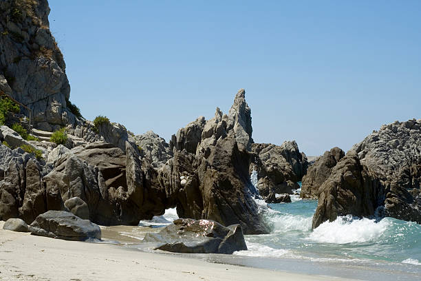 Praia, mar e pedras - fotografia de stock