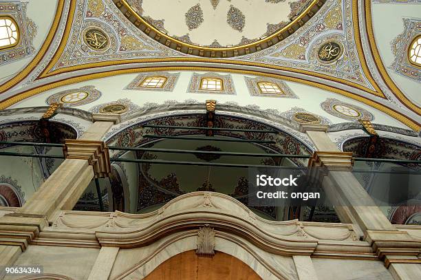 Mezquita En Estambul Foto de stock y más banco de imágenes de Alto - Descripción física - Alto - Descripción física, Anatolia, Arqueología