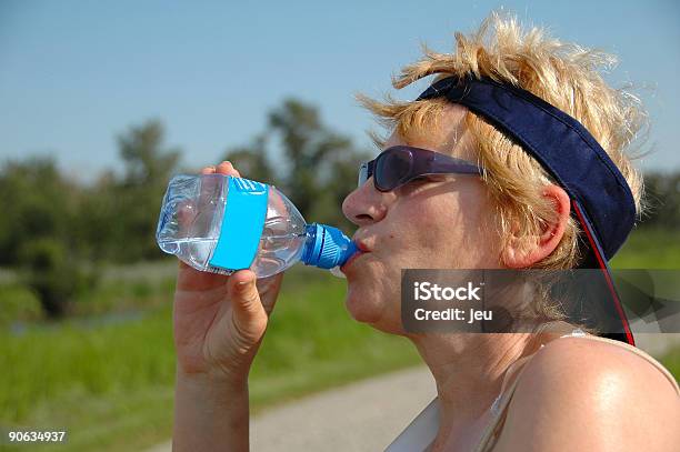 Foto de Sem Fôlego e mais fotos de stock de Calor - Calor, Exaustão, Garrafa