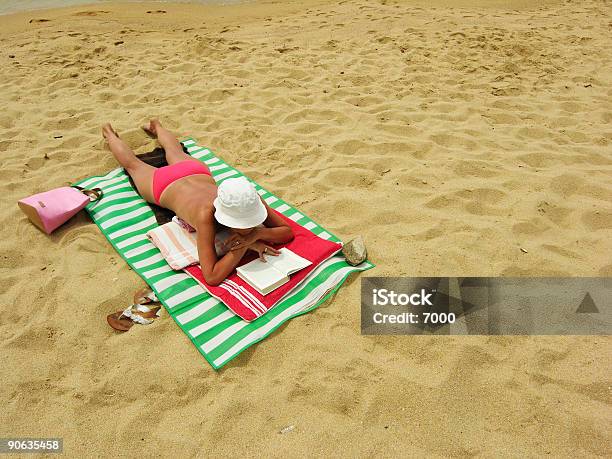 Bela Praia - Fotografias de stock e mais imagens de Praia - Praia, Queimado de Sol, Adulto