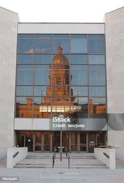 Wyoming Capitol Riflessa In Office Building - Fotografie stock e altre immagini di Elezione - Elezione, Wyoming, Affari